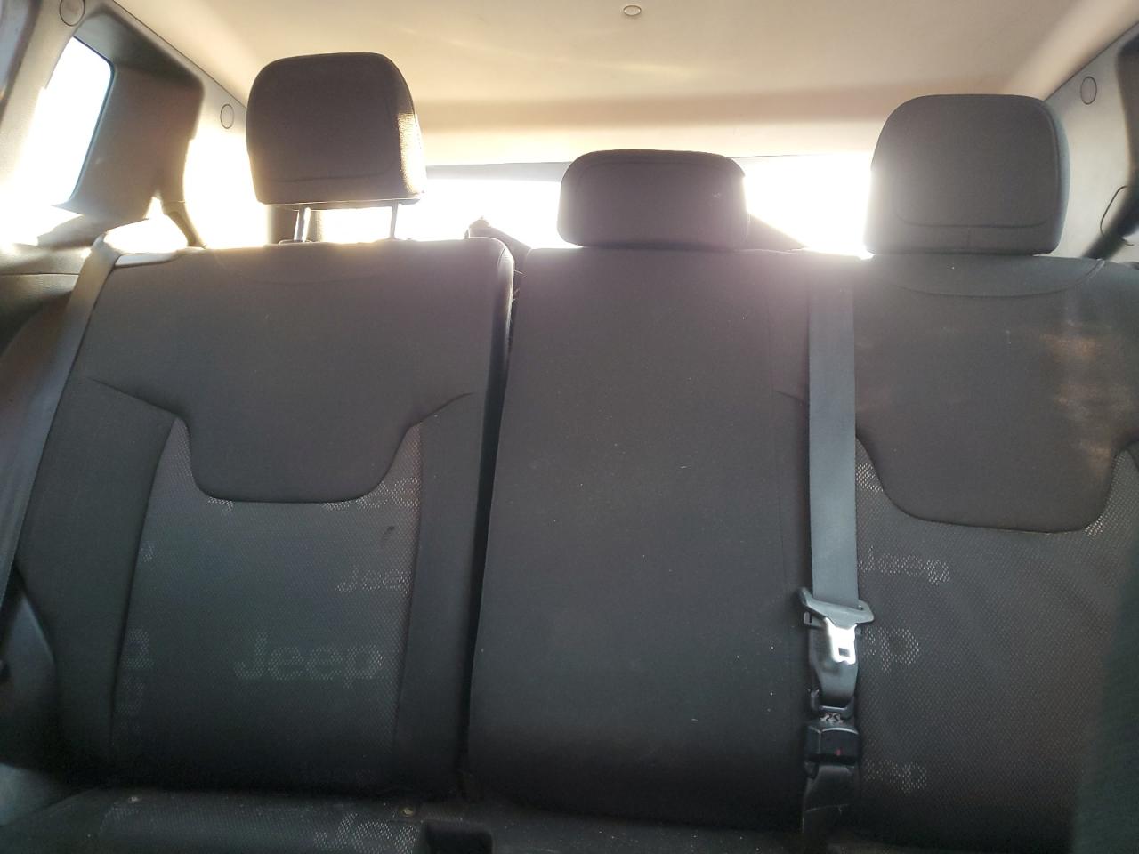 2016 Jeep Renegade - Image 10