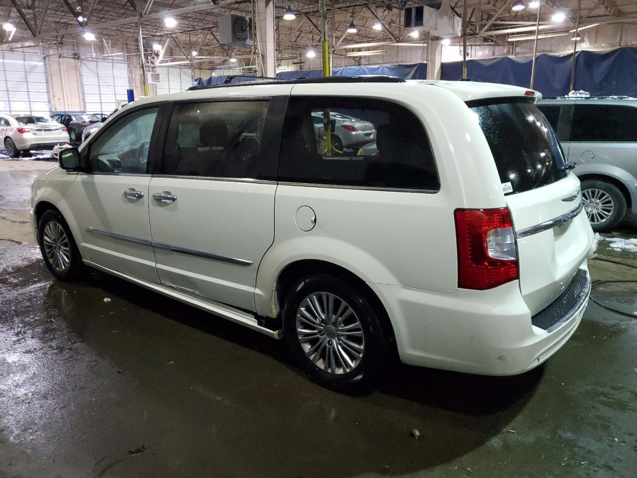 2013 Chrysler Town & Country - Image 2