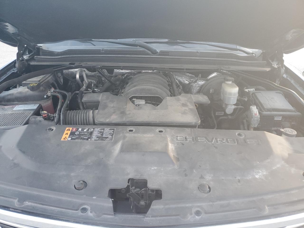 2017 Chevrolet Suburban - Image 12