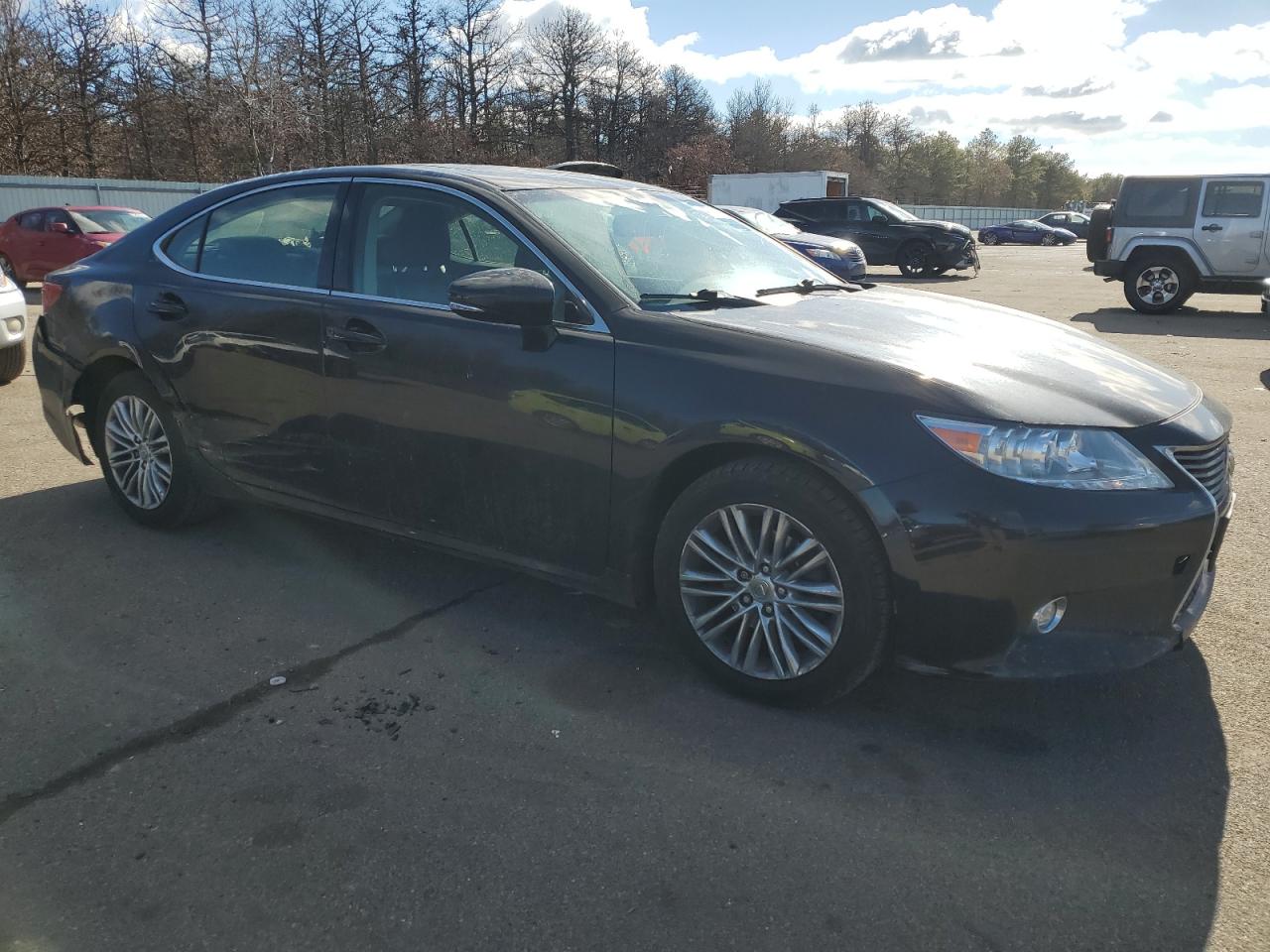 2015 Lexus ES - Image 4