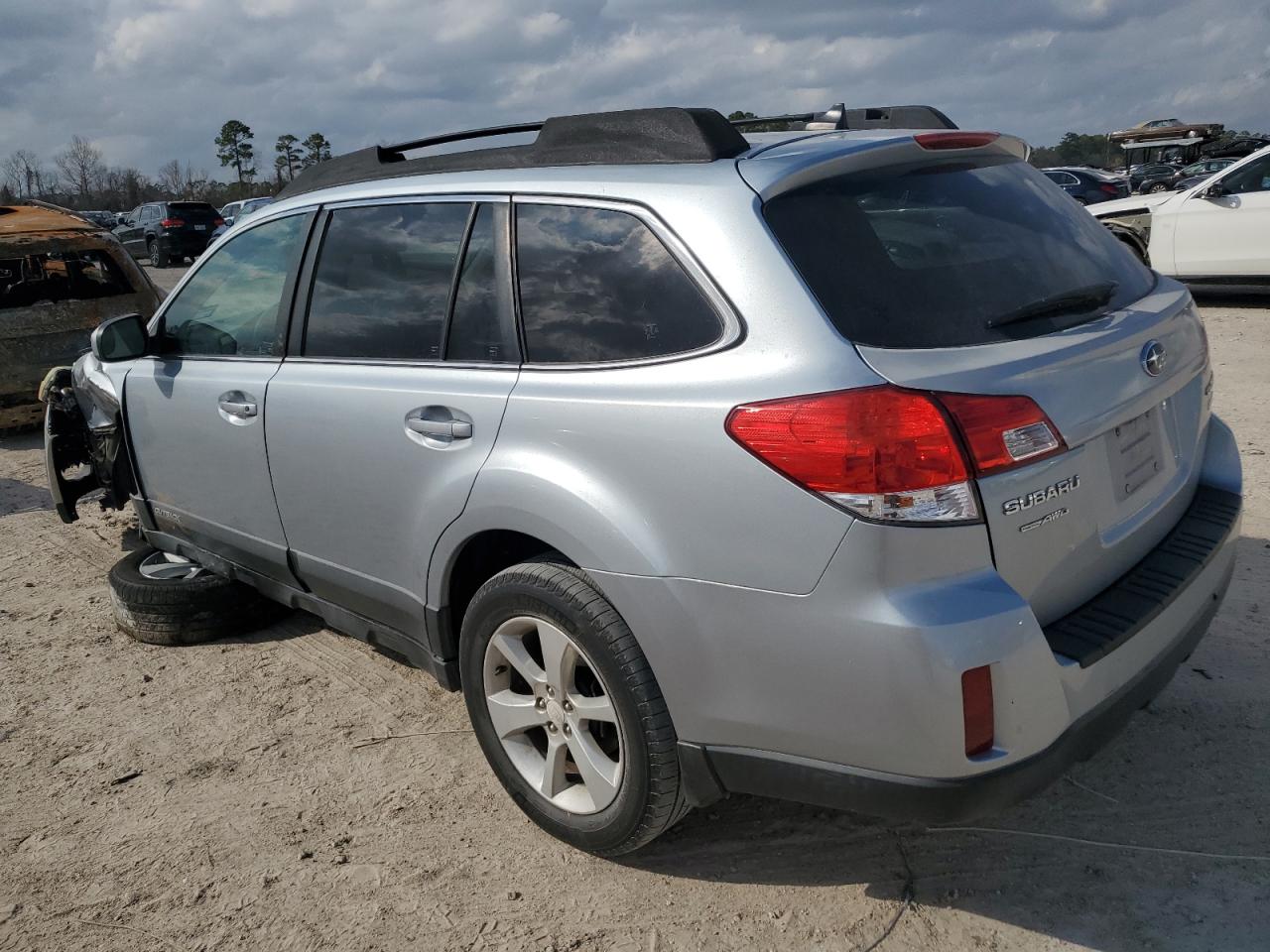 2014 Subaru Outback - Image 2