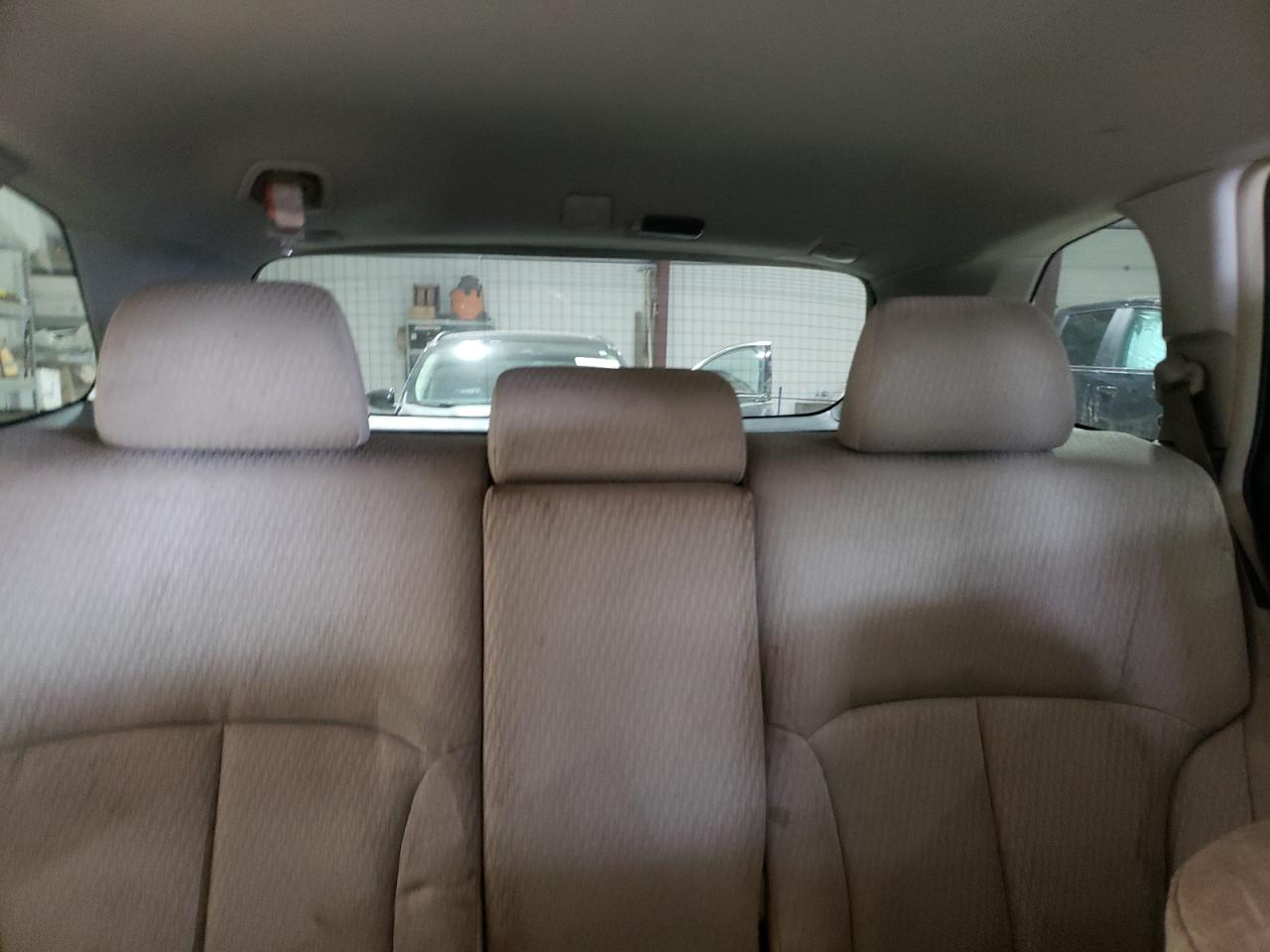 2012 Subaru Outback - Image 10