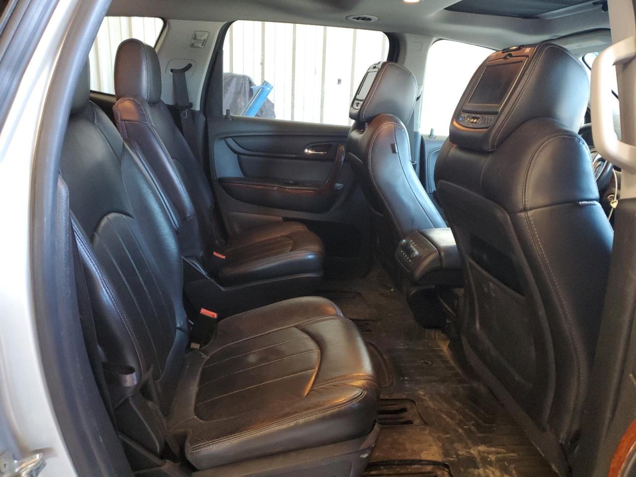 2014 Chevrolet Traverse - Image 11