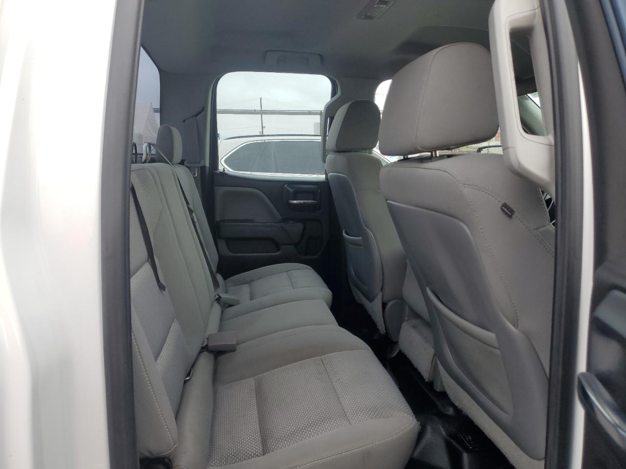 2015 Chevrolet Silverado - Image 10