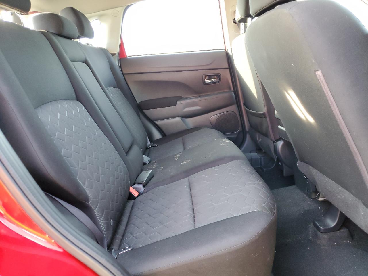 2020 Mitsubishi Outlander - Image 11