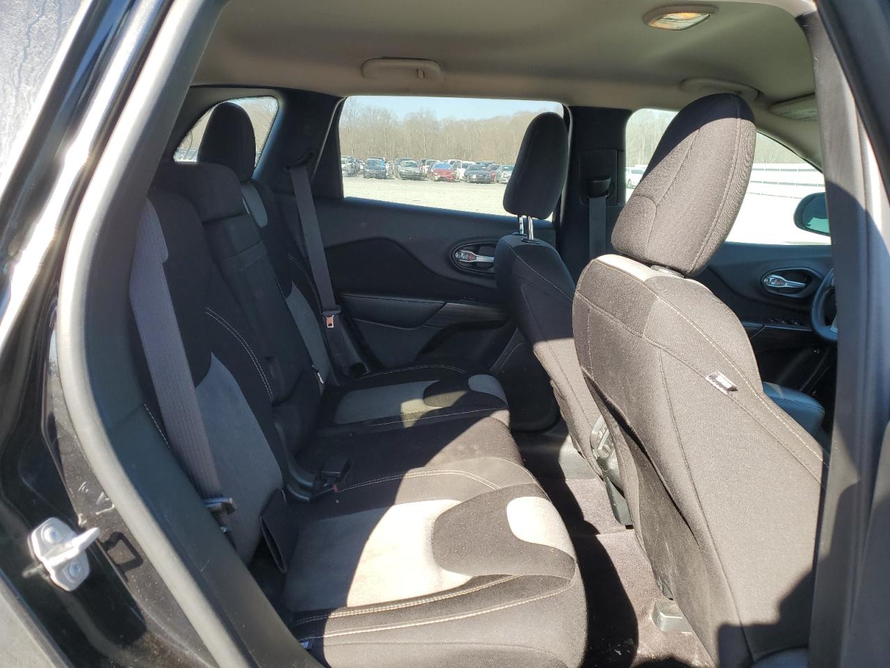 2016 Jeep Grand Cherokee - Image 11