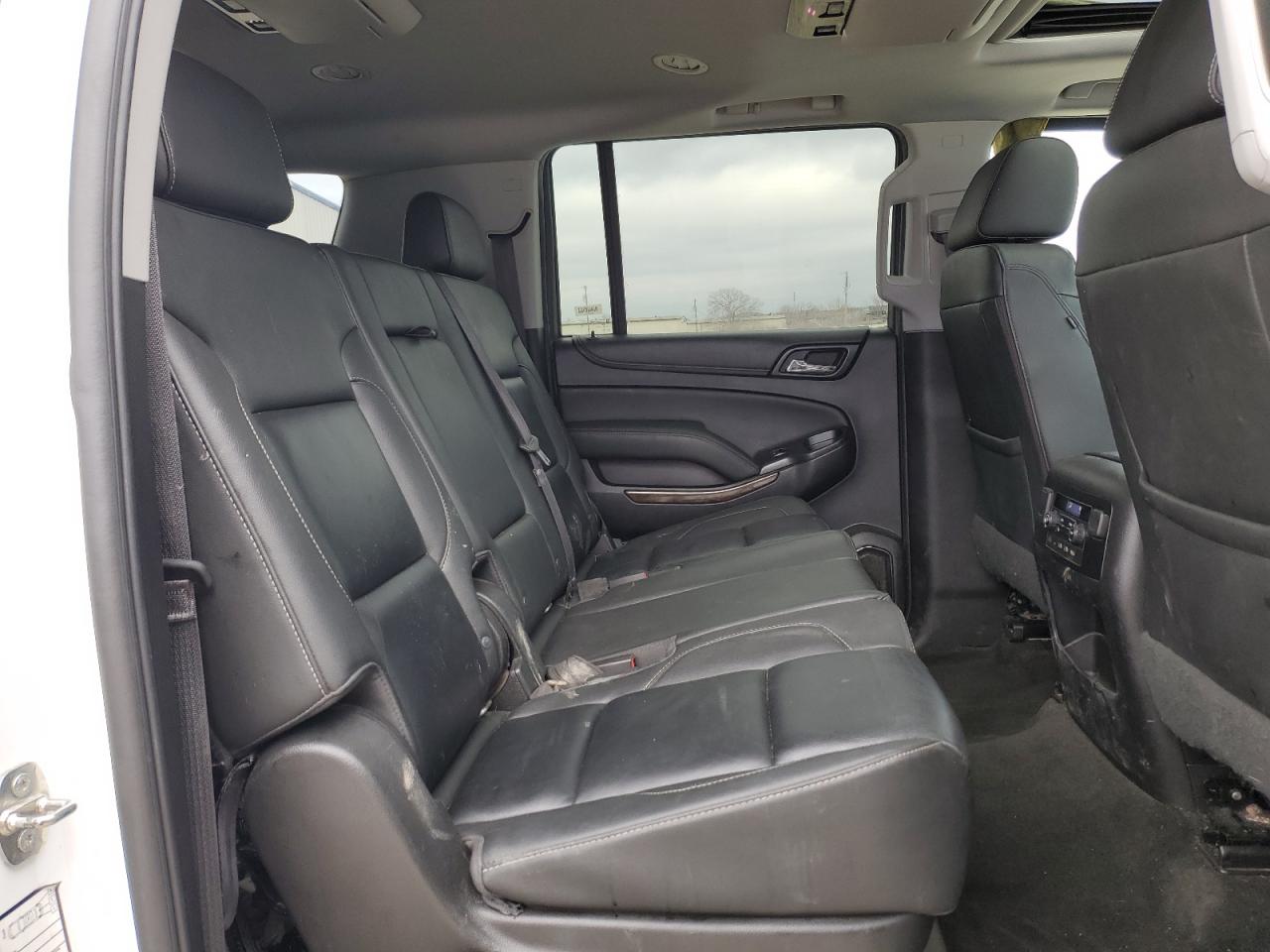 2018 Chevrolet Suburban - Image 11