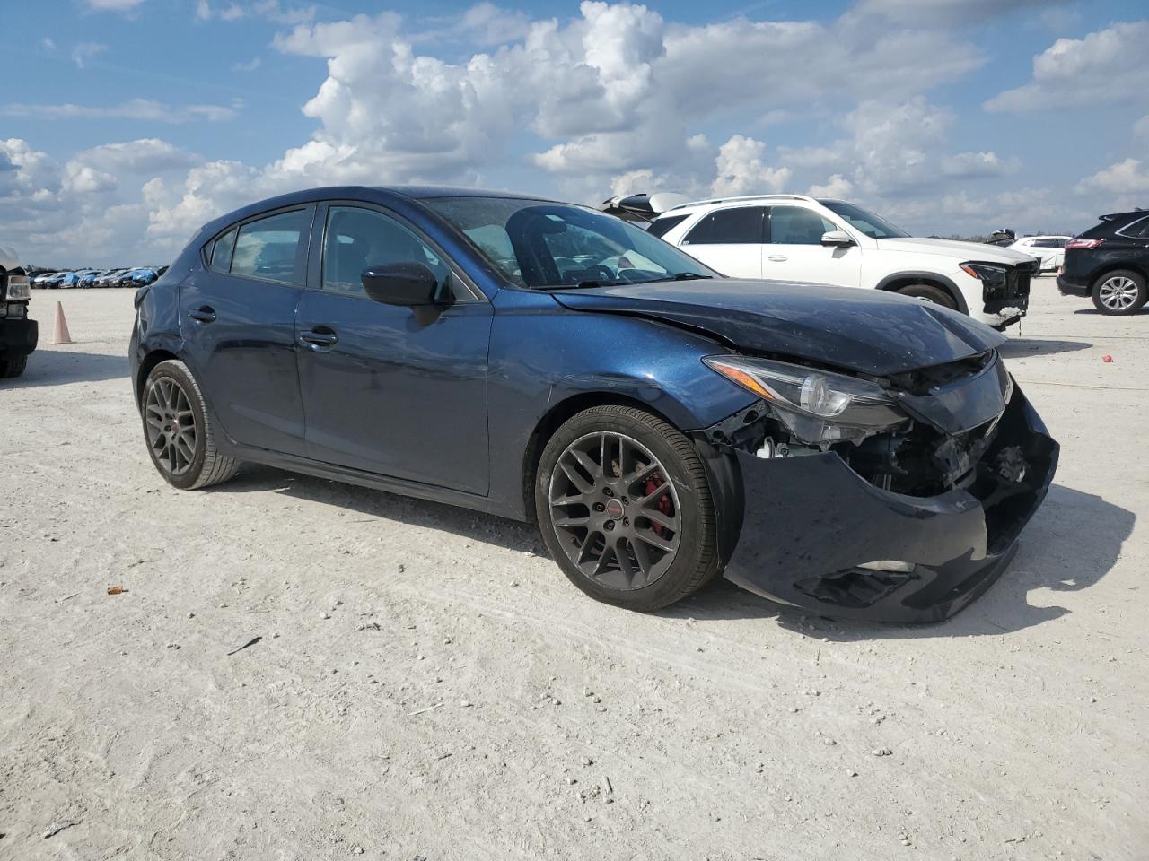 2014 Mazda 3 - Image 4