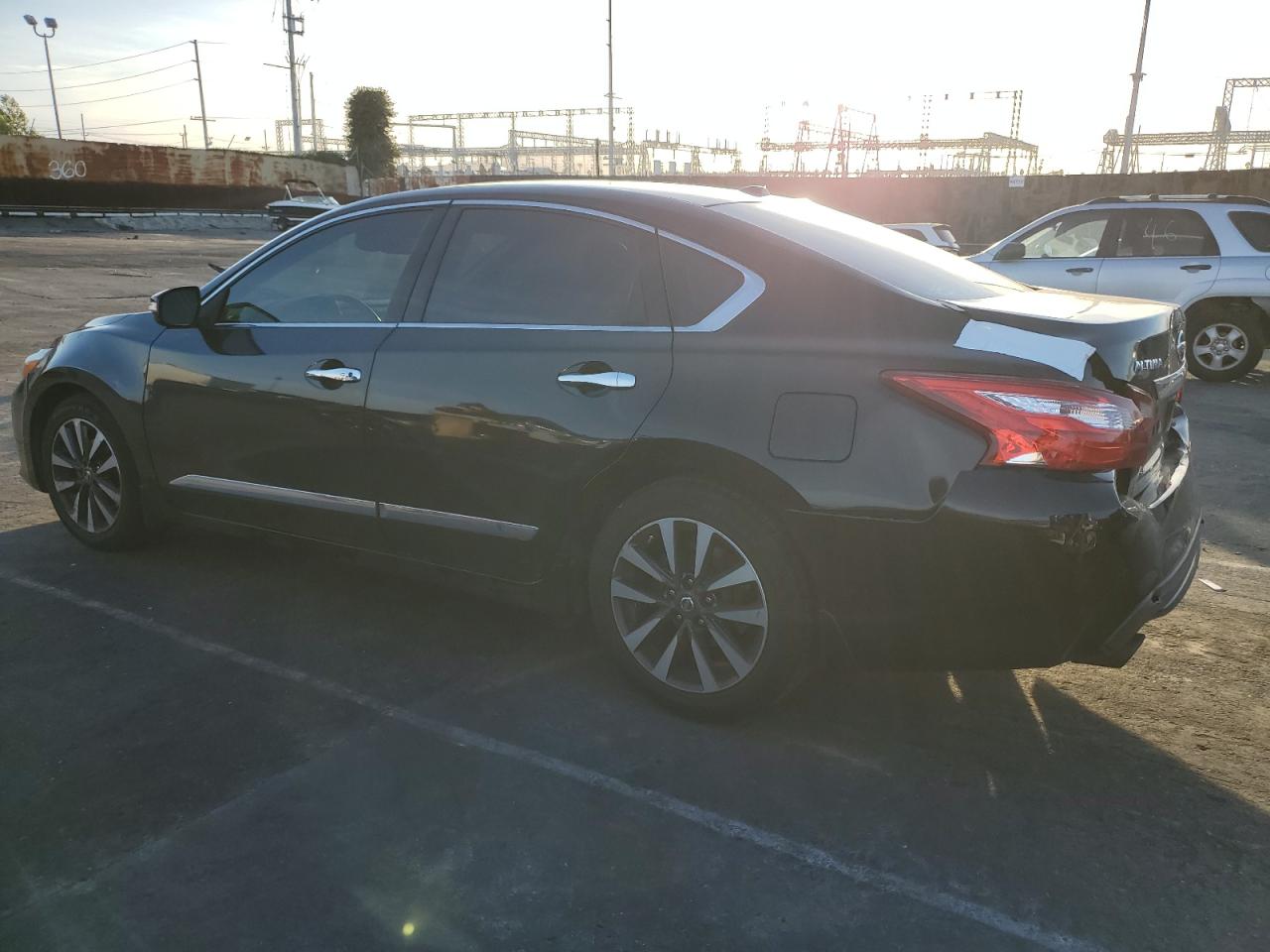 2016 Nissan Altima - Image 2