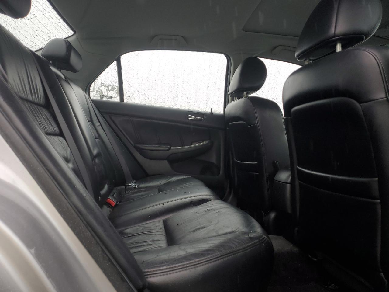 2006 Honda Accord - Image 10