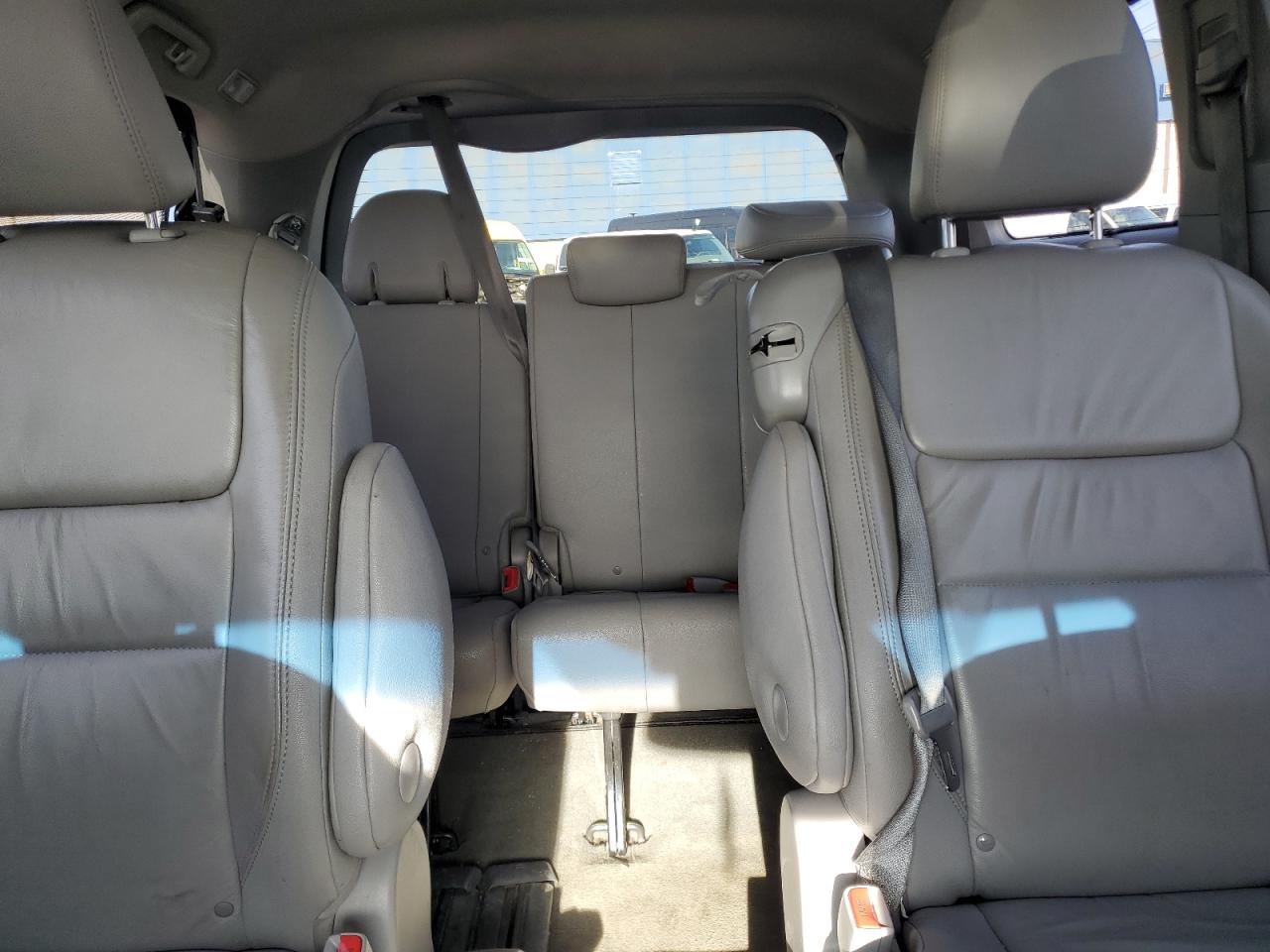 2016 Toyota Sienna - Image 10
