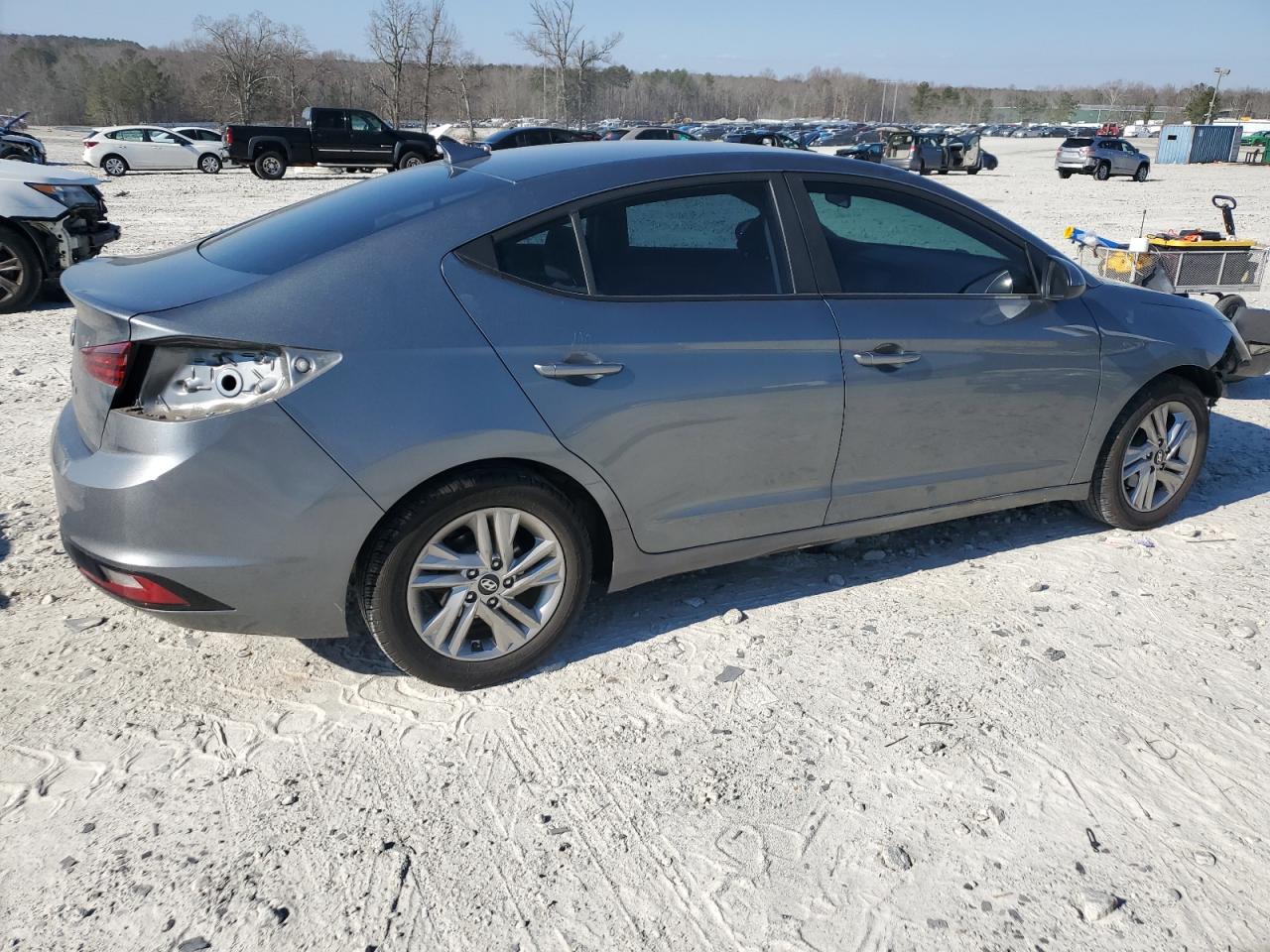 2019 Hyundai Elantra - Image 3