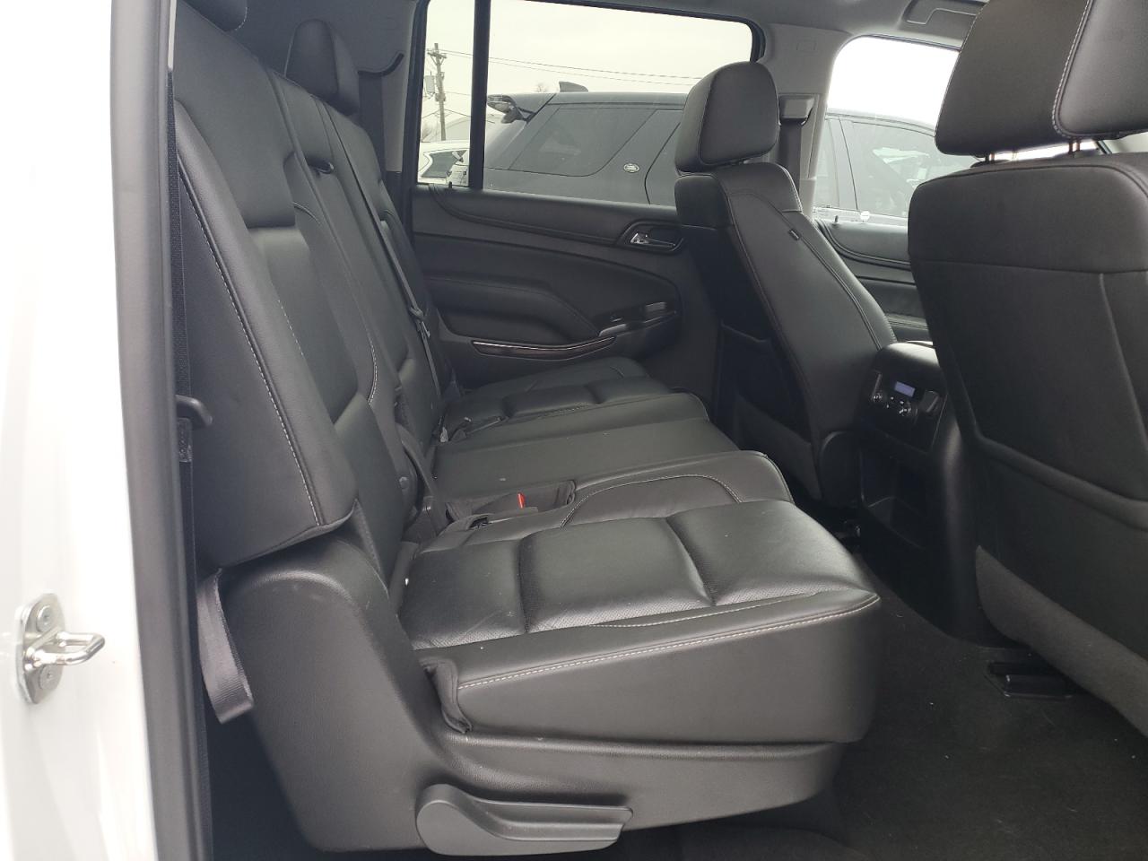 2018 GMC Yukon - Image 11
