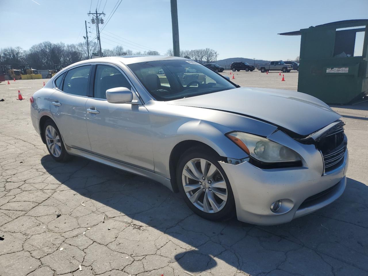 2011 Infiniti M - Image 4