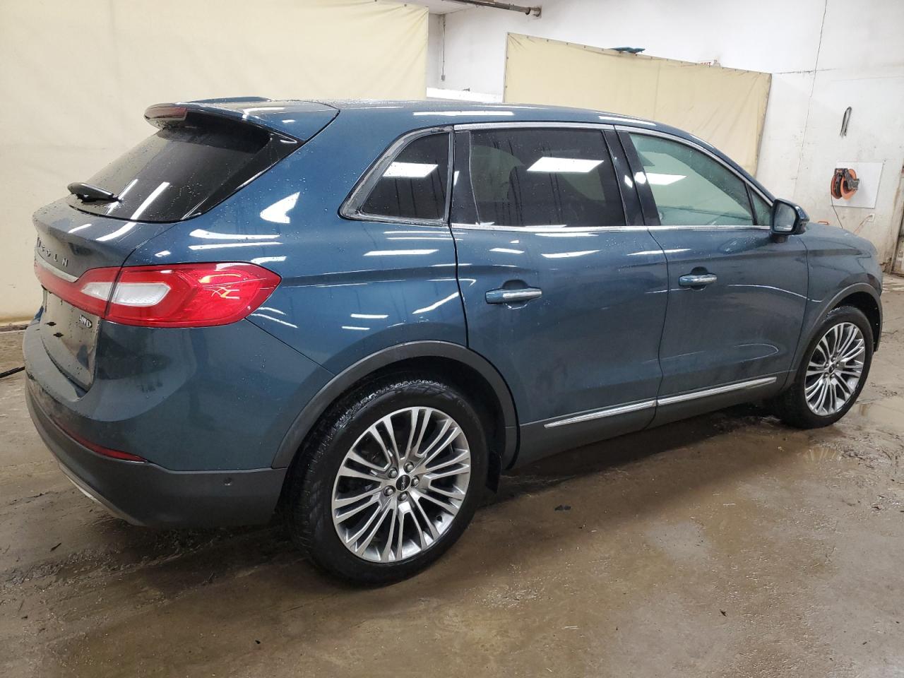 2016 Lincoln MKX - Image 3