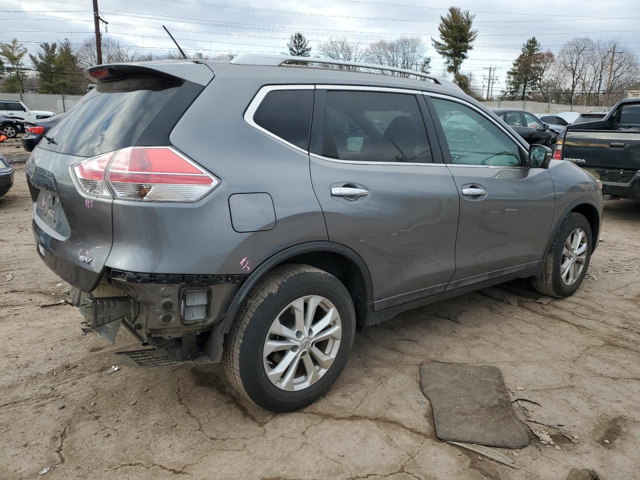 2015 Nissan Rogue - Image 3