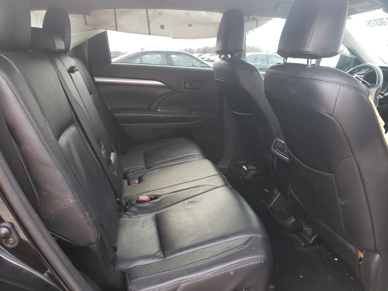 2019 Toyota Highlander - Image 12
