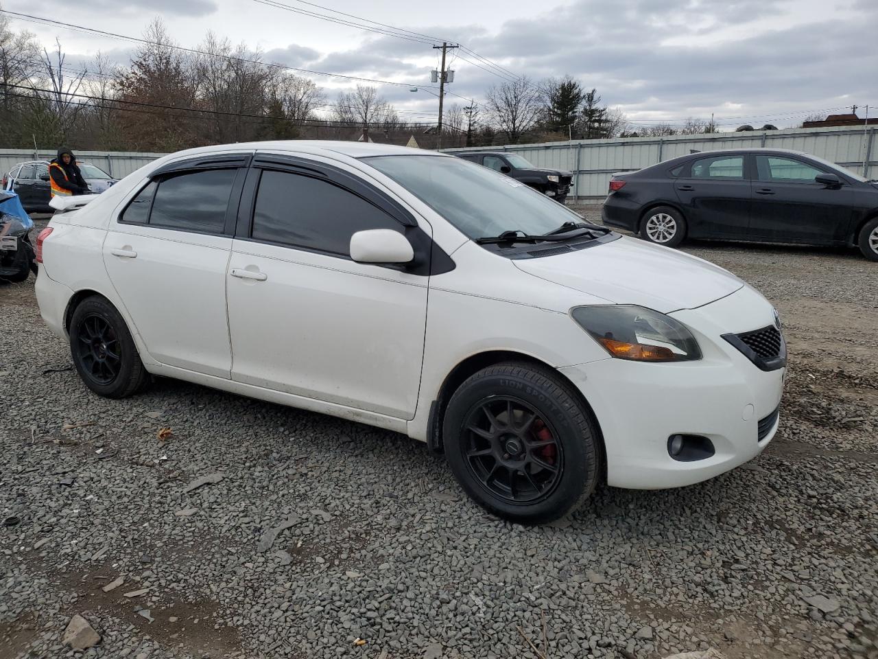 2009 Toyota Yaris - Image 4