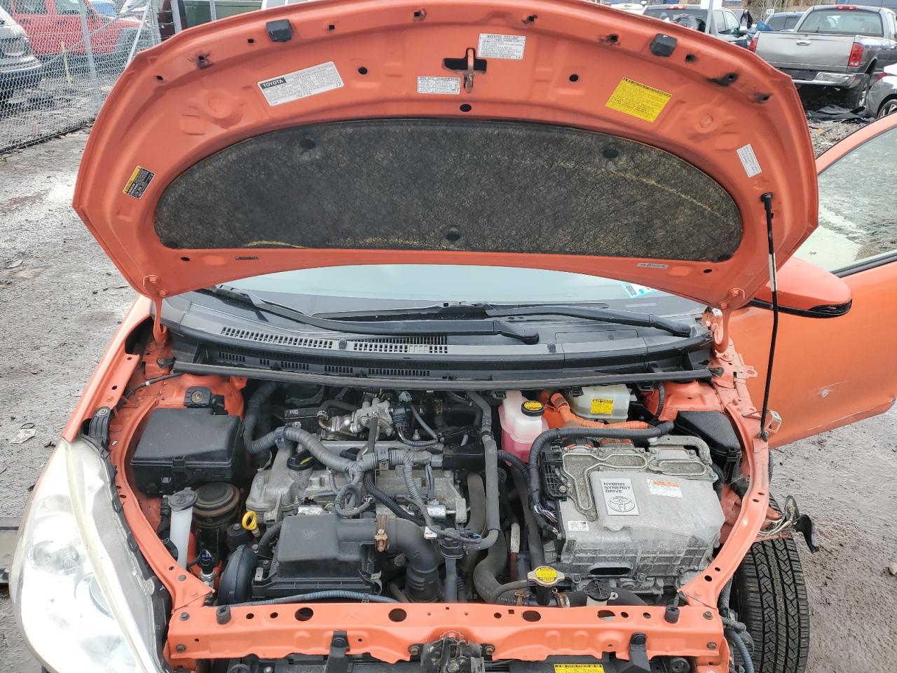 2012 Toyota Prius - Image 11