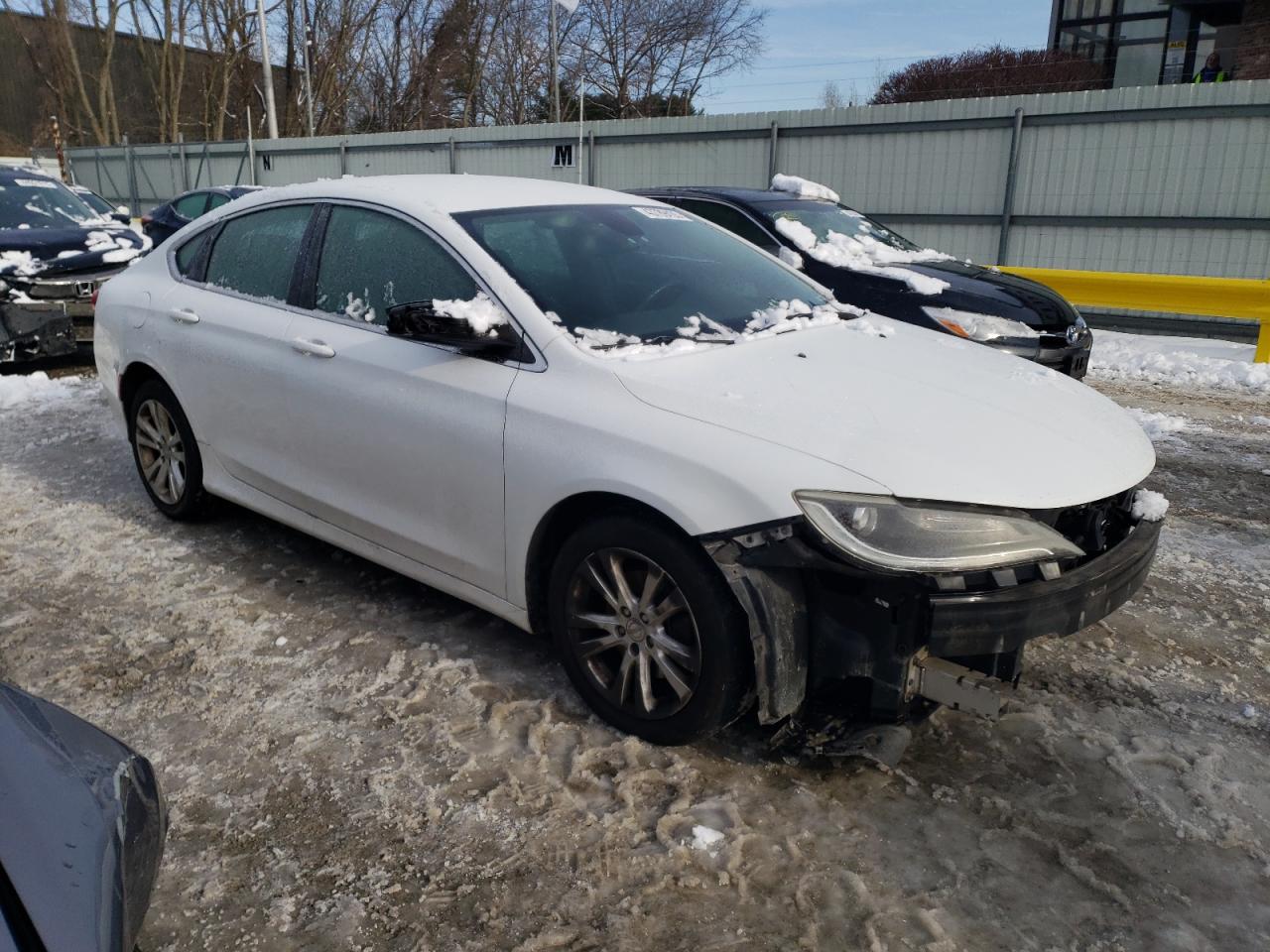 2016 Chrysler 200 - Image 4