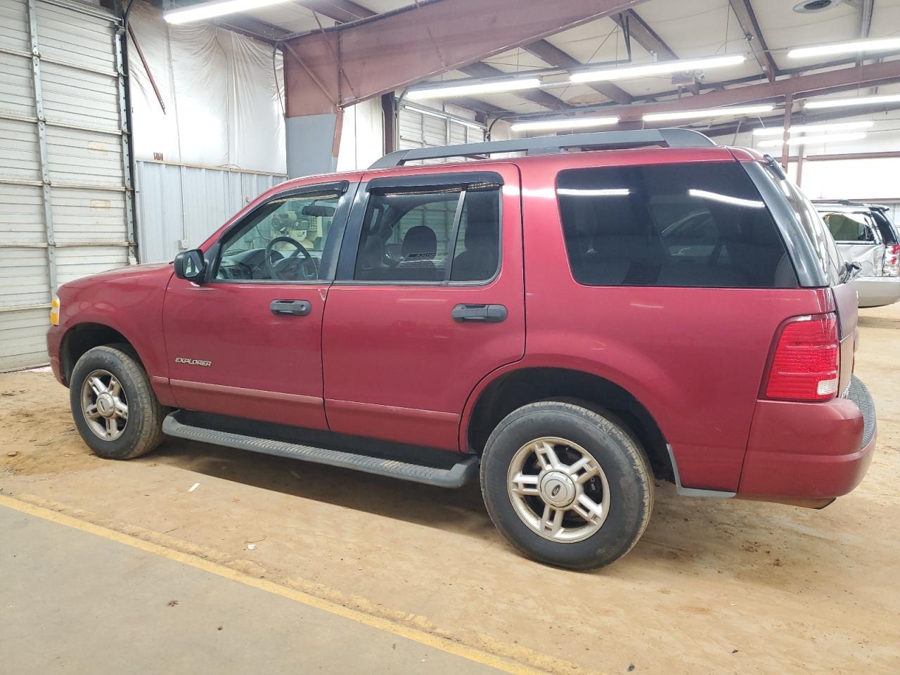 2005 Ford Explorer - Image 2