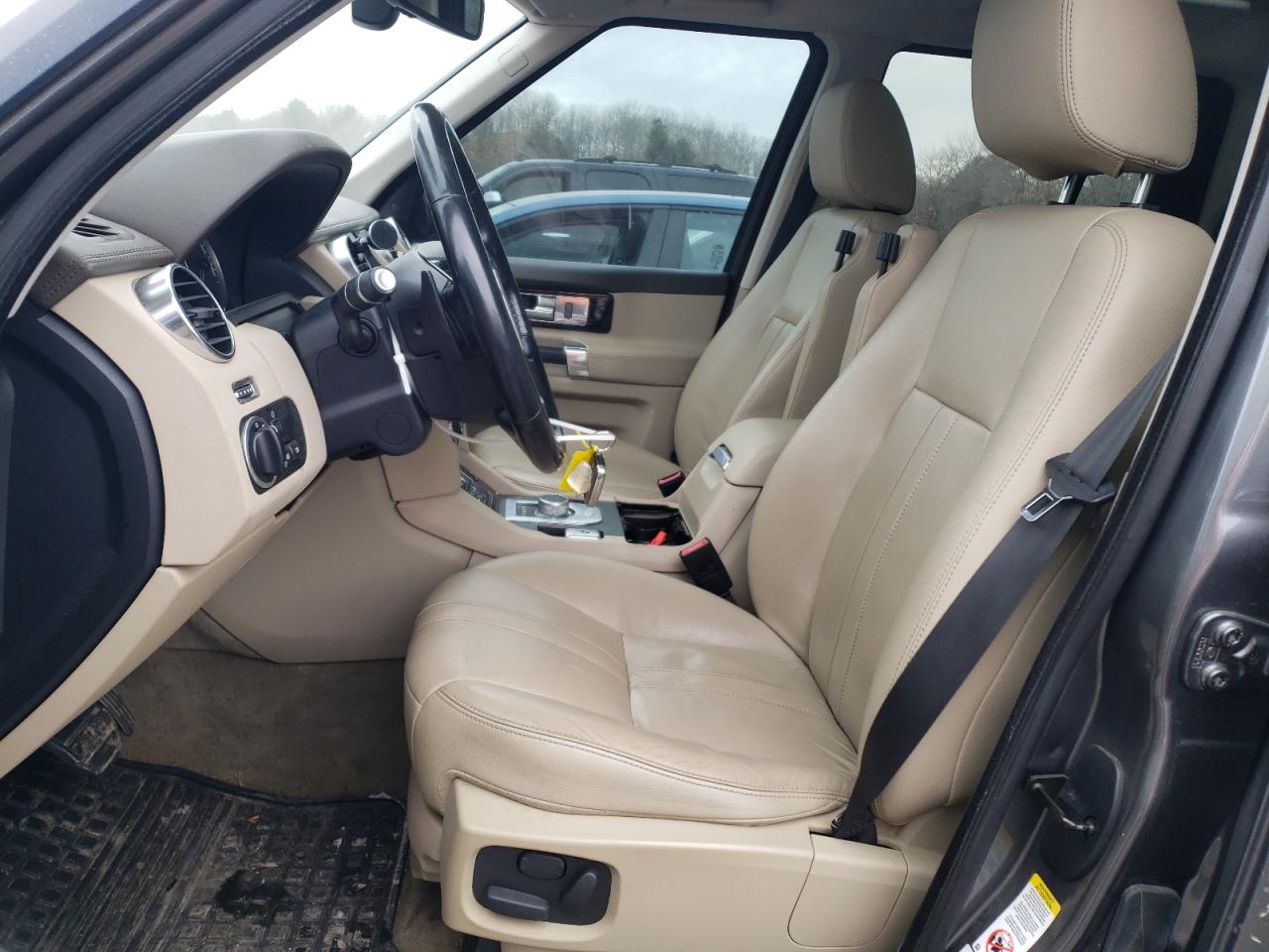 2016 Land Rover LR4 - Image 7
