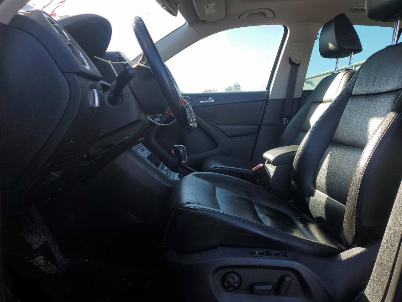 2017 Volkswagen Tiguan - Image 7