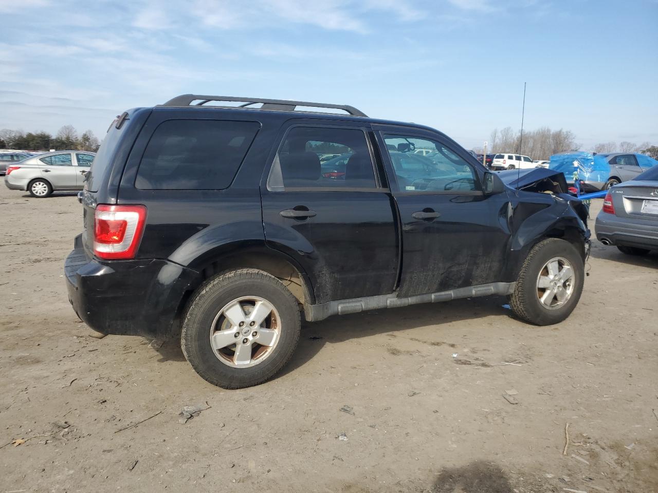2010 Ford Escape - Image 3