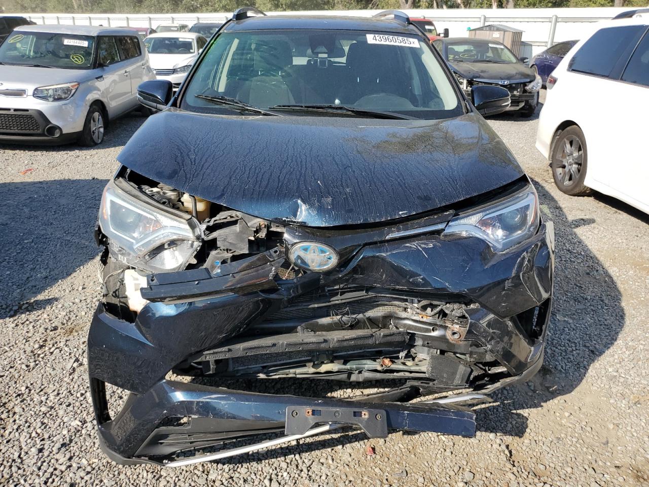 2017 Toyota RAV 4 - Image 5