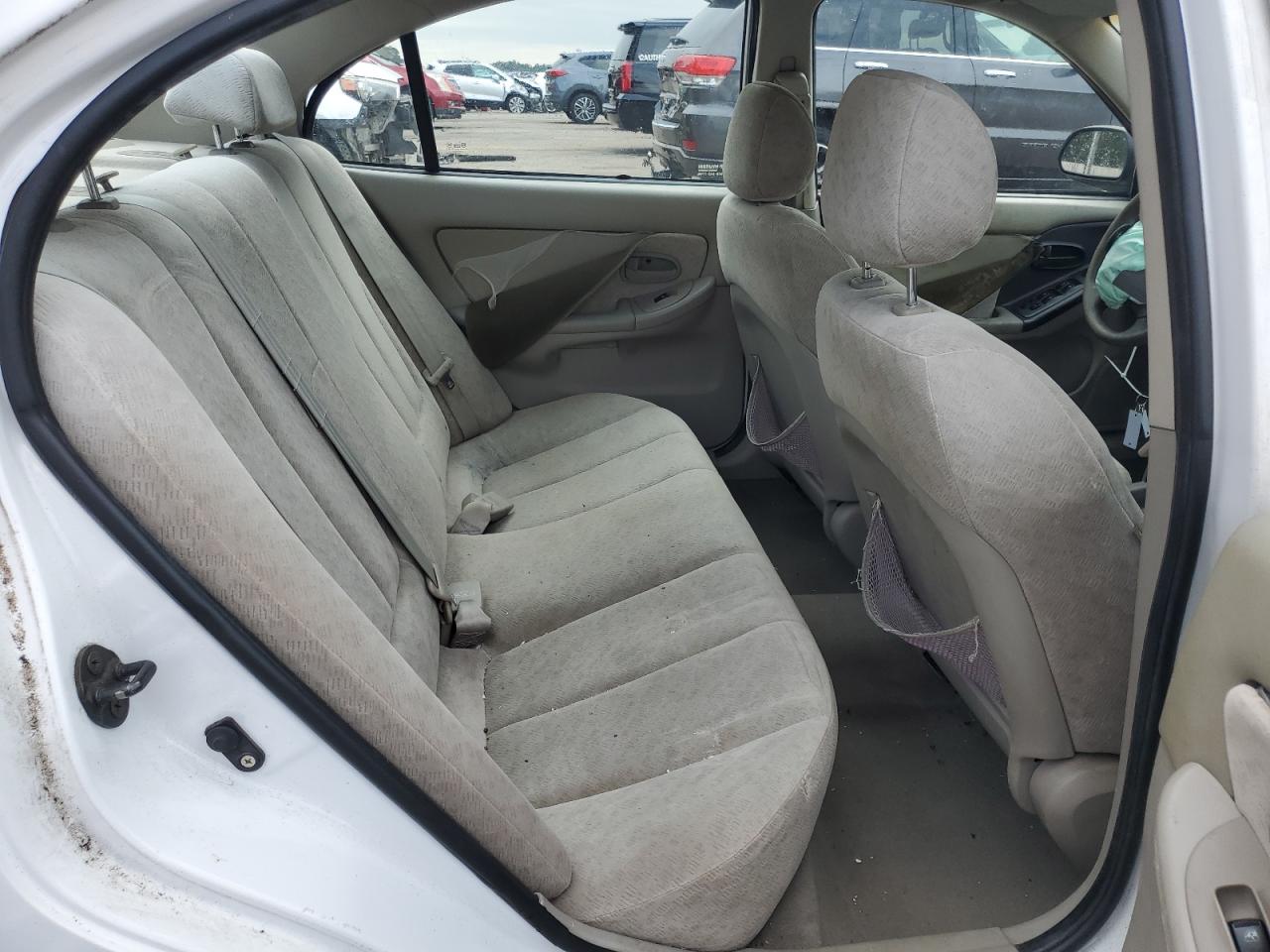 2005 Hyundai Elantra - Image 10