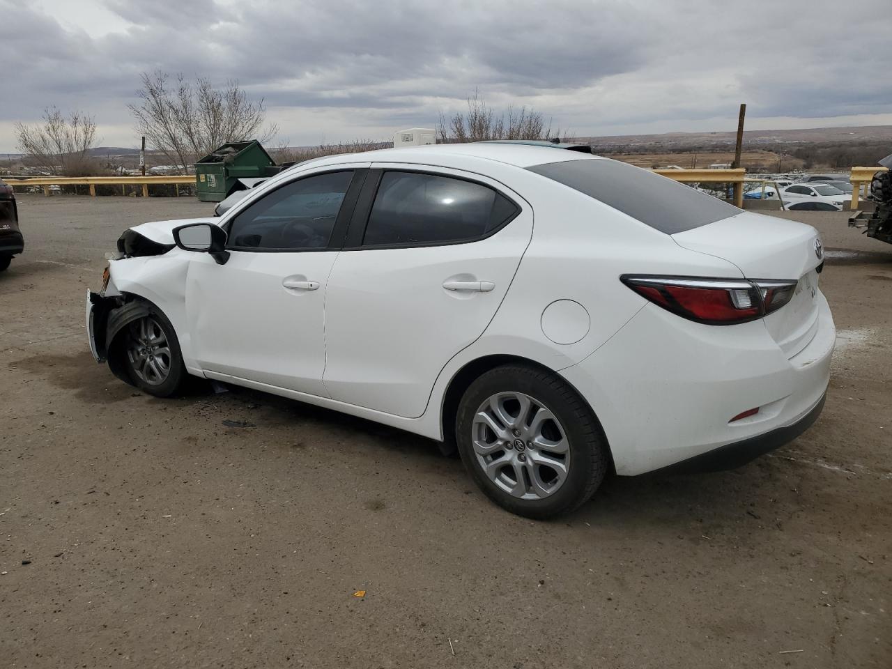 2018 Toyota Yaris - Image 2