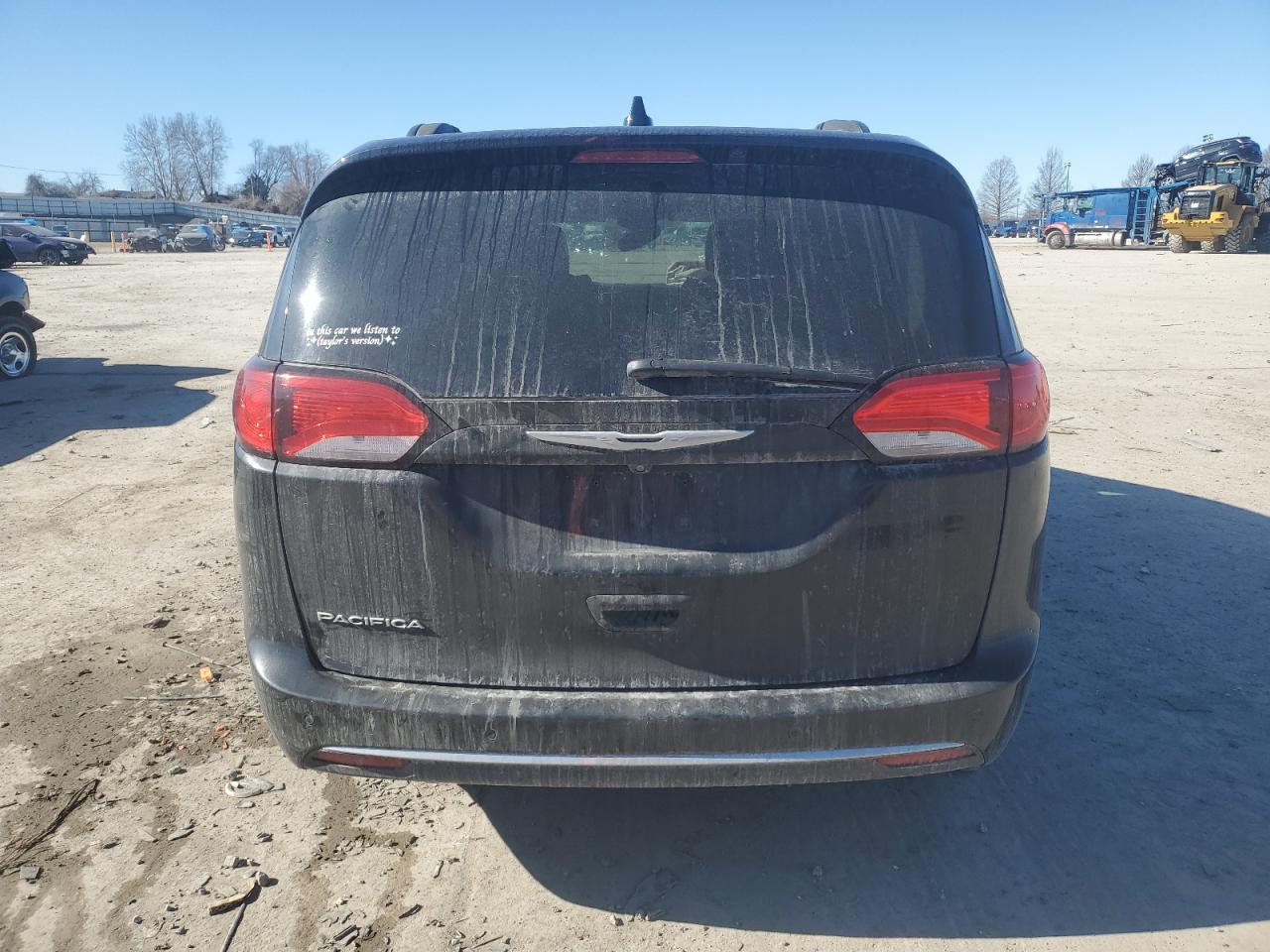 2017 Chrysler Pacifica - Image 6