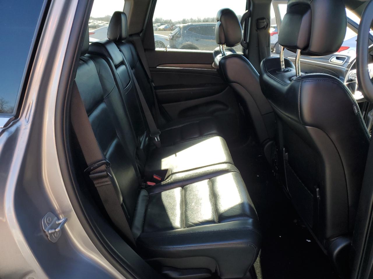 2019 Jeep Grand Cherokee - Image 12