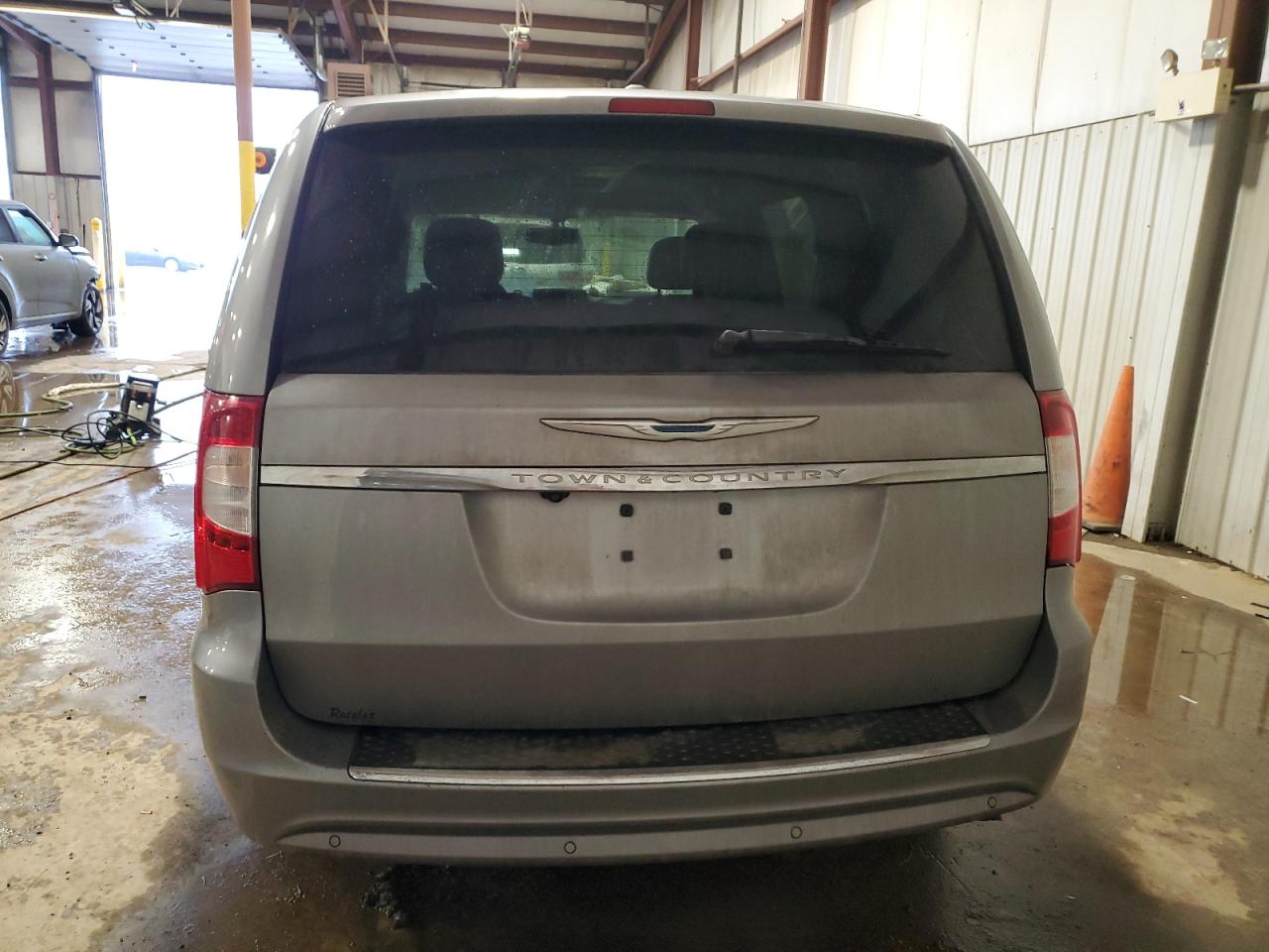 2013 Chrysler Town & Country - Image 6
