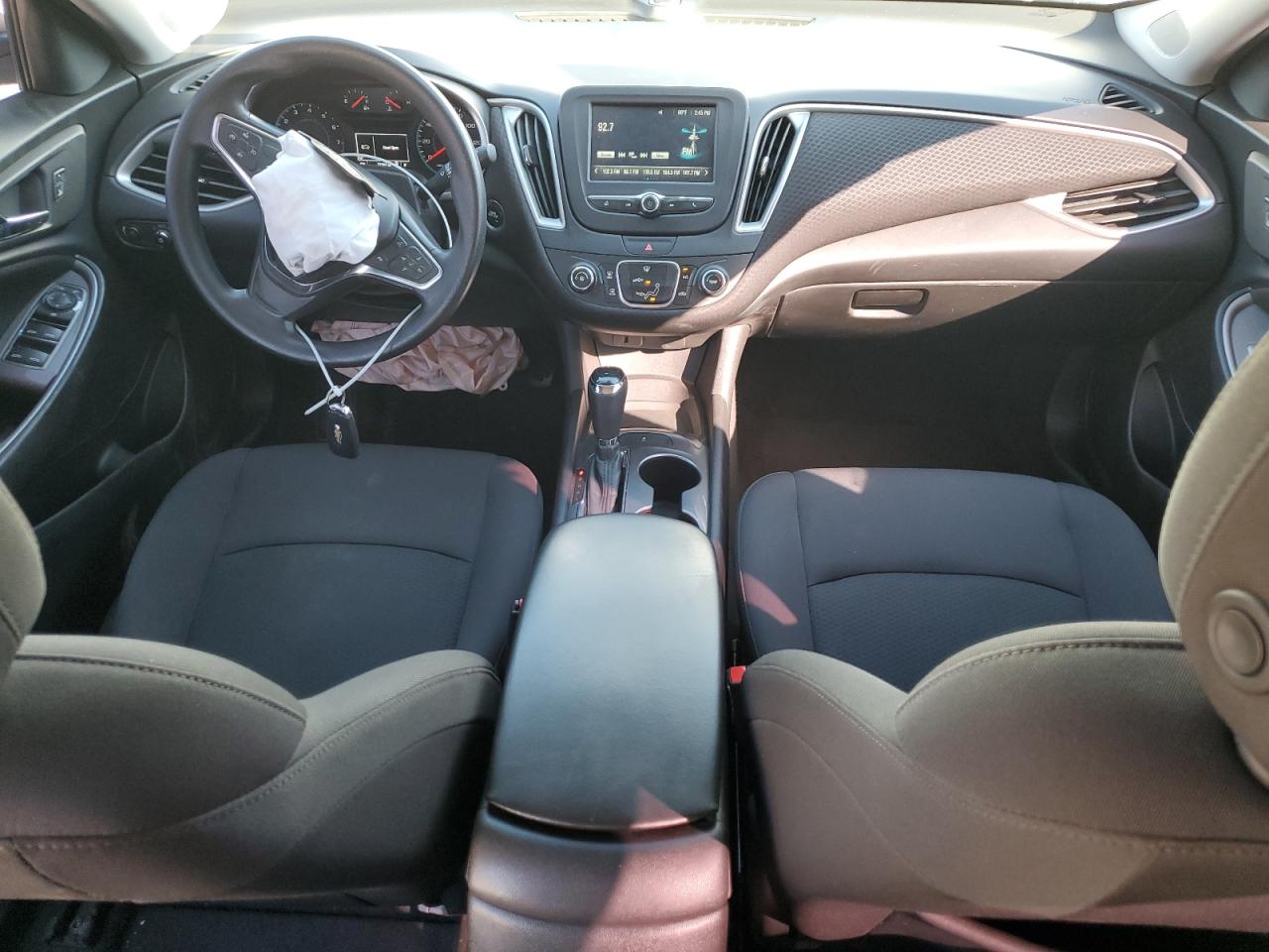 2017 Chevrolet Malibu - Image 8