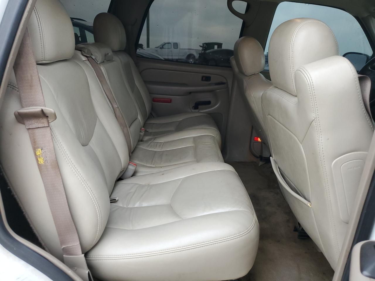 2006 Chevrolet Tahoe - Image 11