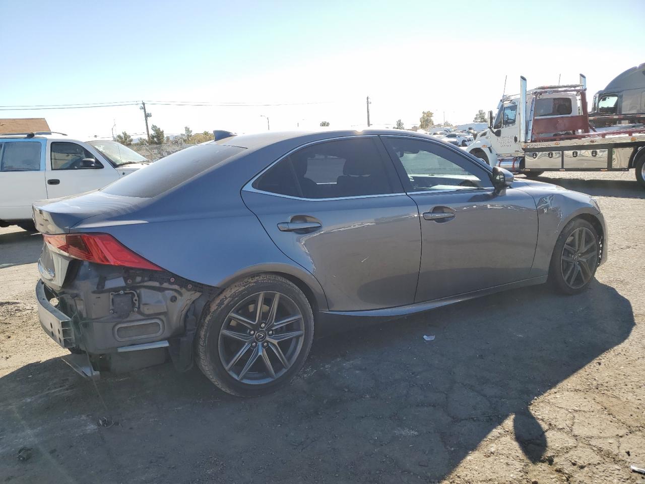 2018 Lexus IS - Image 3