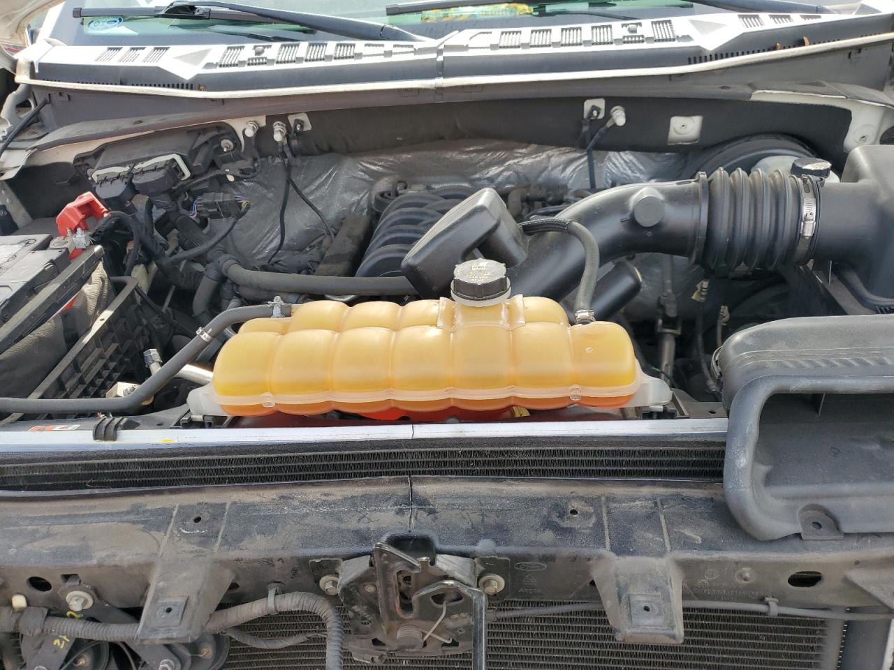 2015 Ford F-150 - Image 11