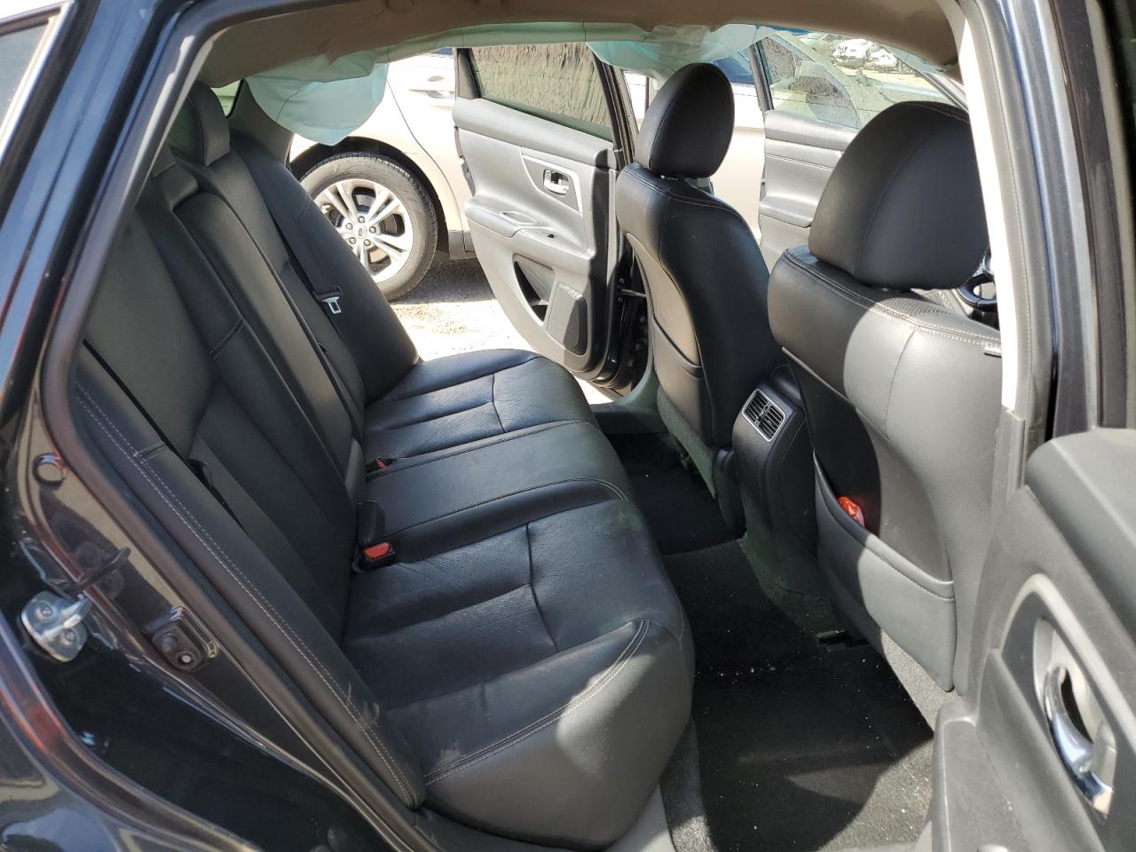 2018 Nissan Altima - Image 10