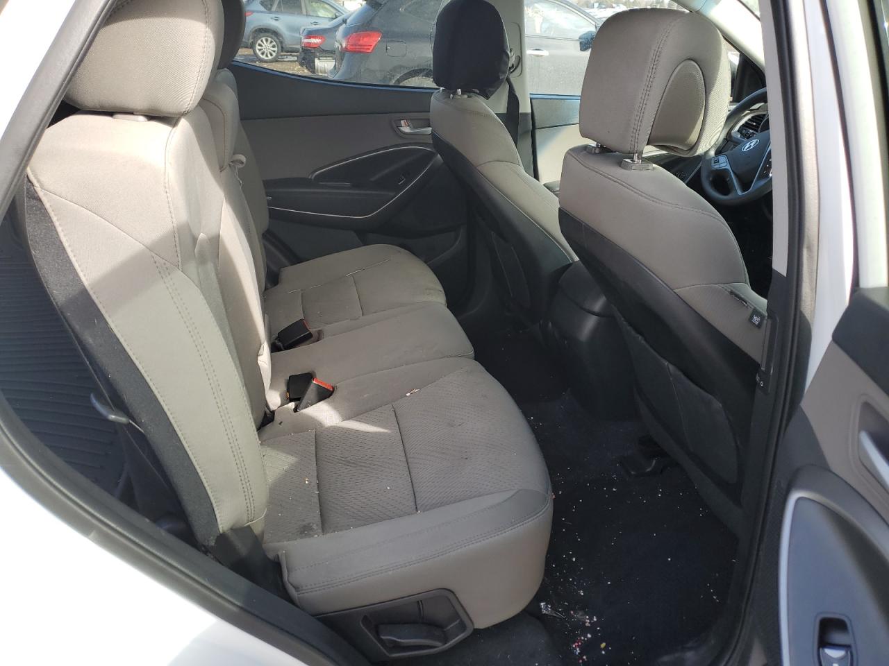 2018 Hyundai Santa Fe - Image 10