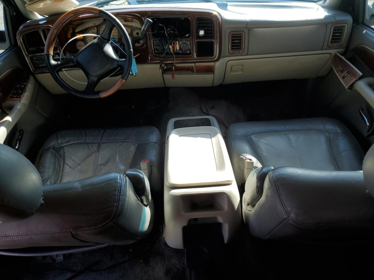 2002 Chevrolet Tahoe - Image 8