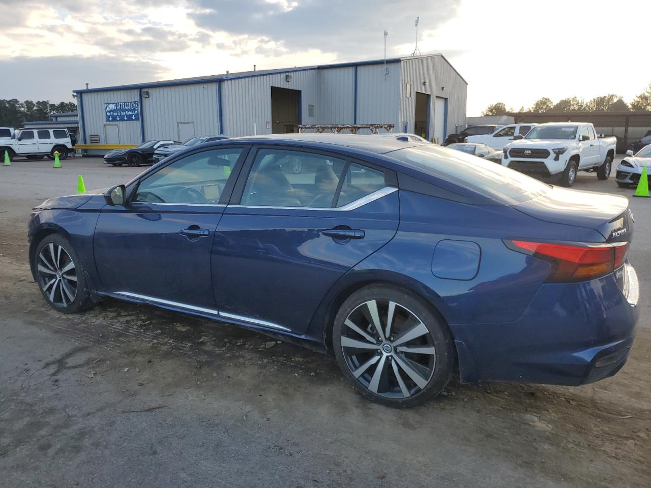 2022 Nissan Altima - Image 2