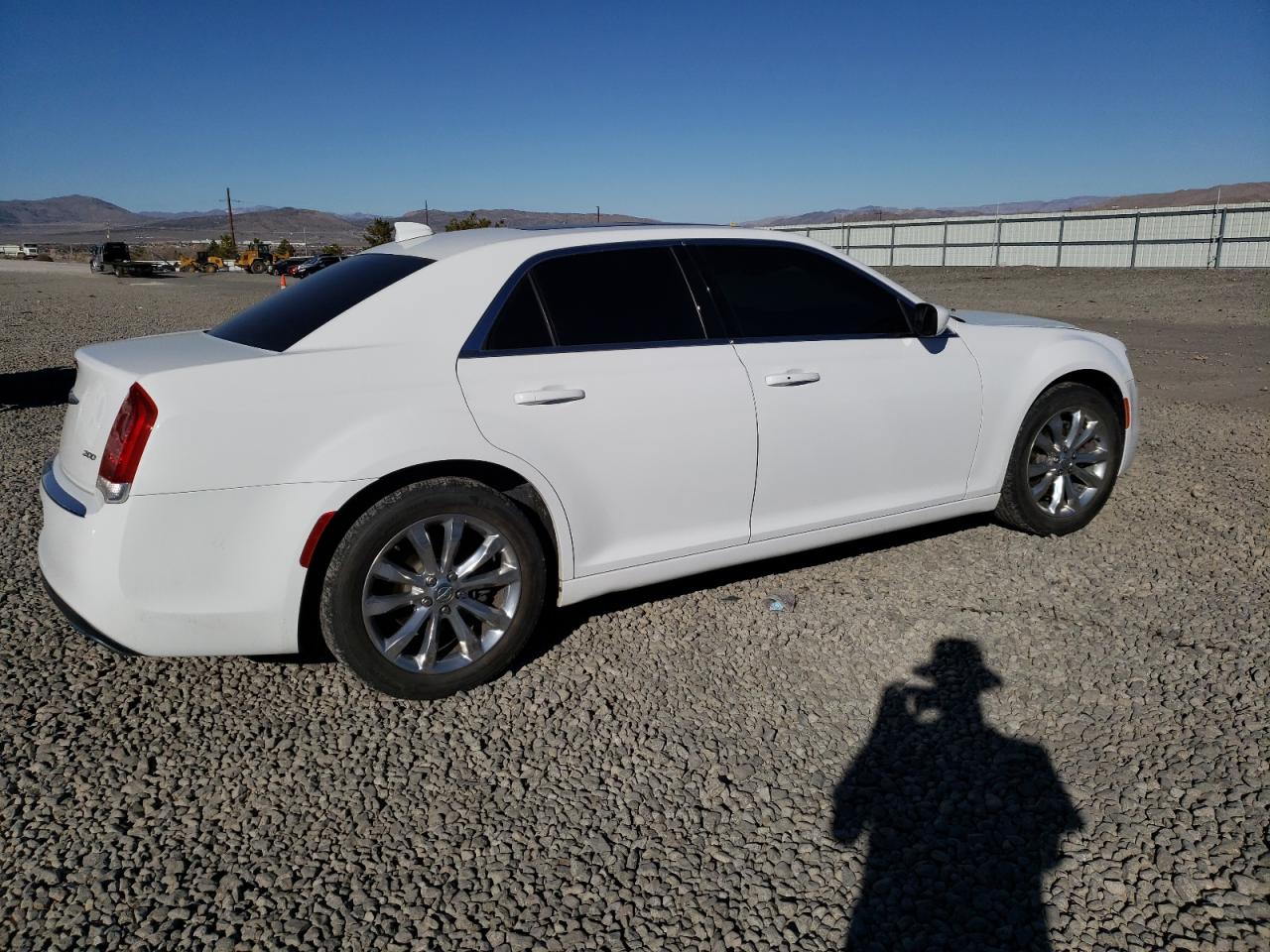 2018 Chrysler 300 - Image 3