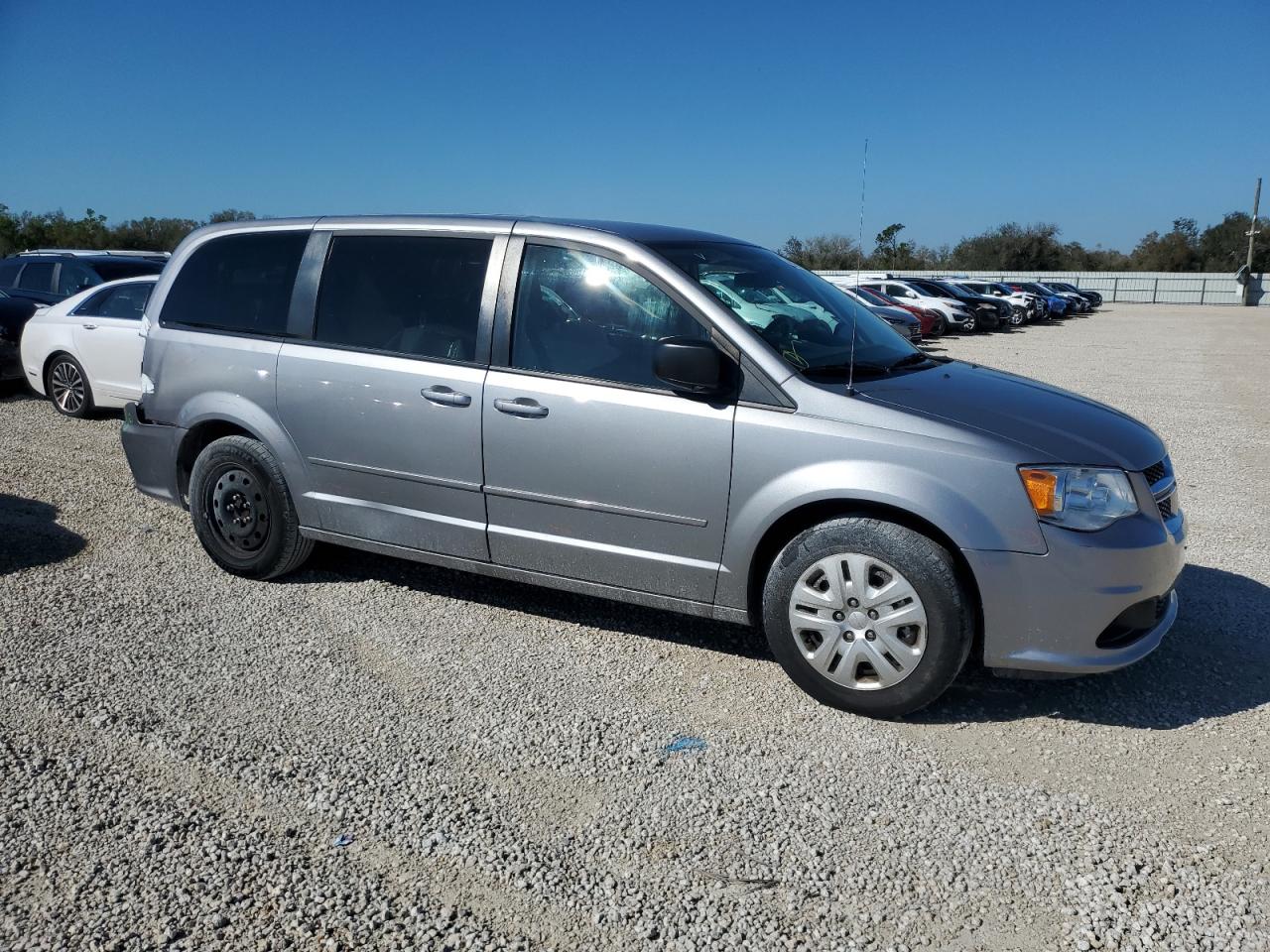 2016 Dodge Caravan - Image 4