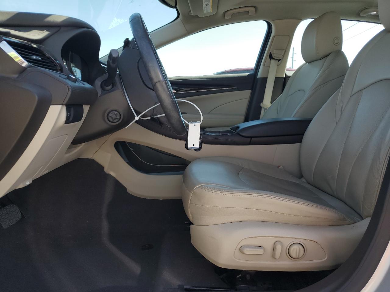 2017 Buick LaCrosse - Image 7