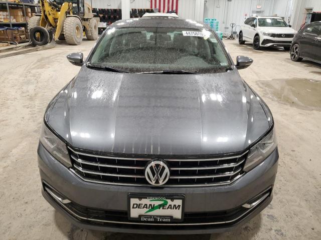  VOLKSWAGEN PASSAT 2016 Серый