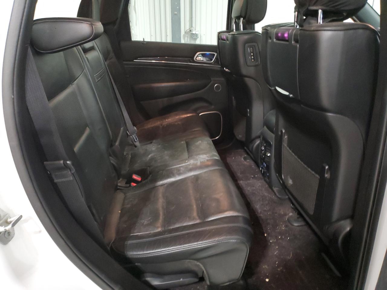2015 Jeep Grand Cherokee - Image 11