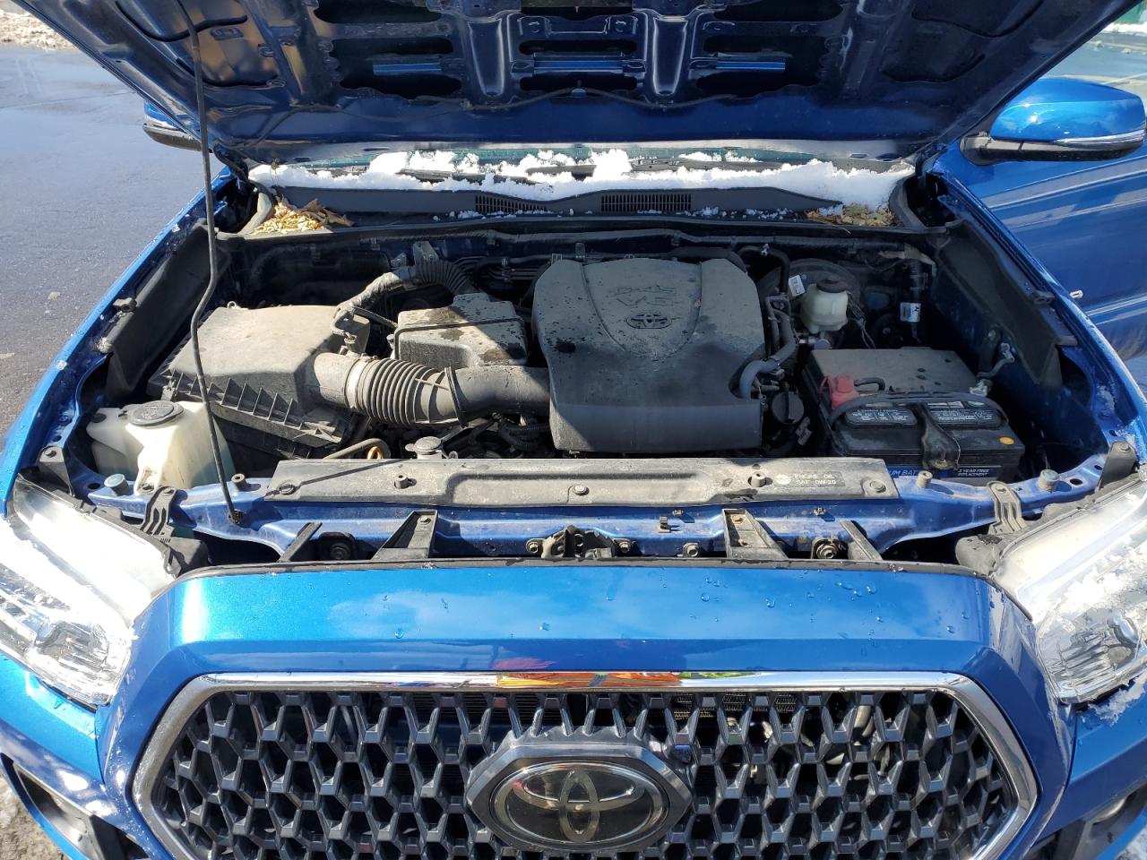 2018 Toyota Tacoma - Image 13