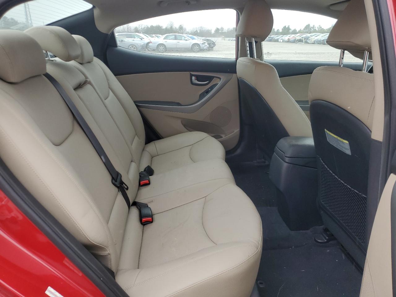 2014 Hyundai Elantra - Image 10