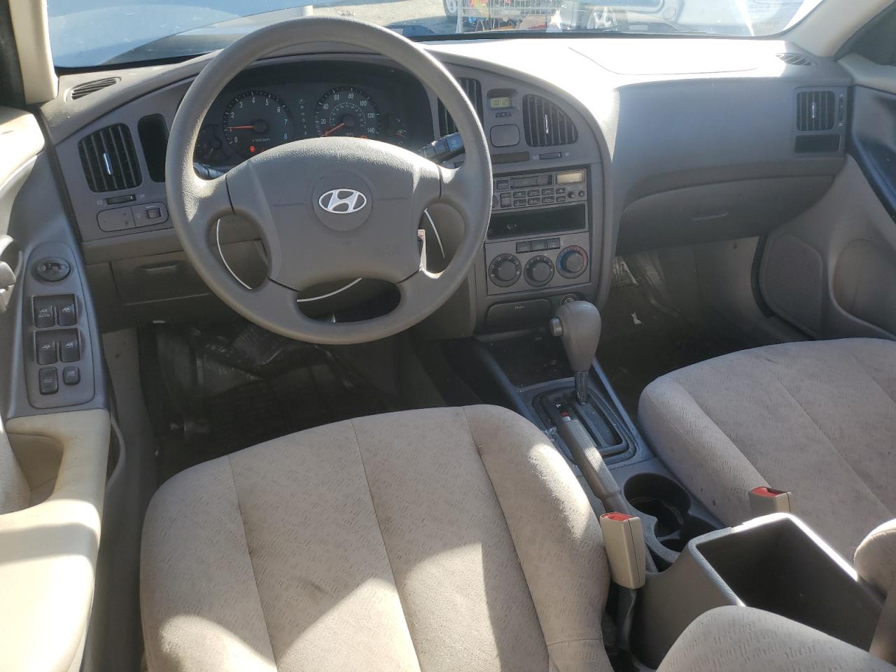 2005 Hyundai Elantra - Image 8